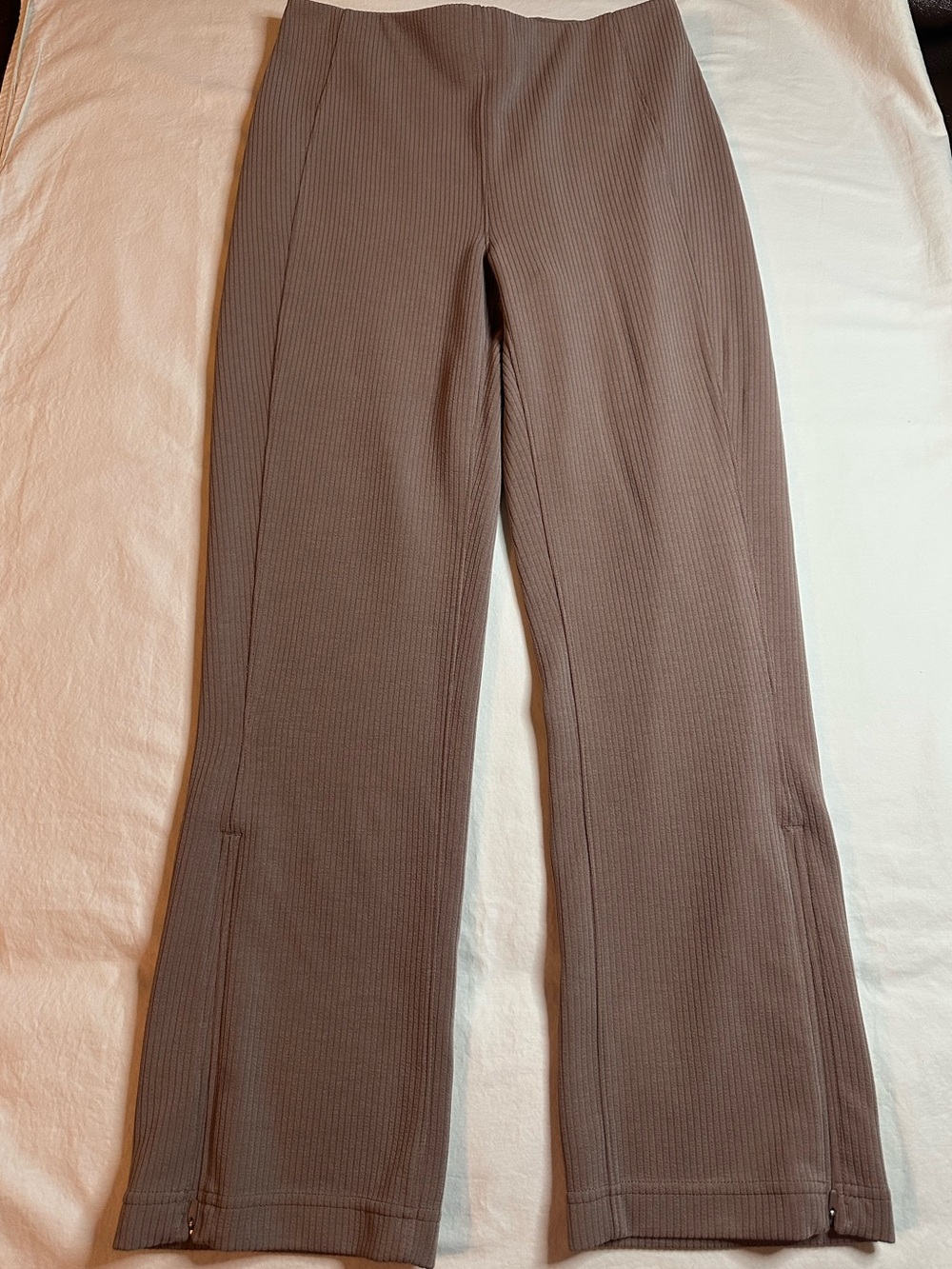 Lululemon Ribbed Softstreme Zip-Leg High-Rise Cropped Pants 25" Size 6